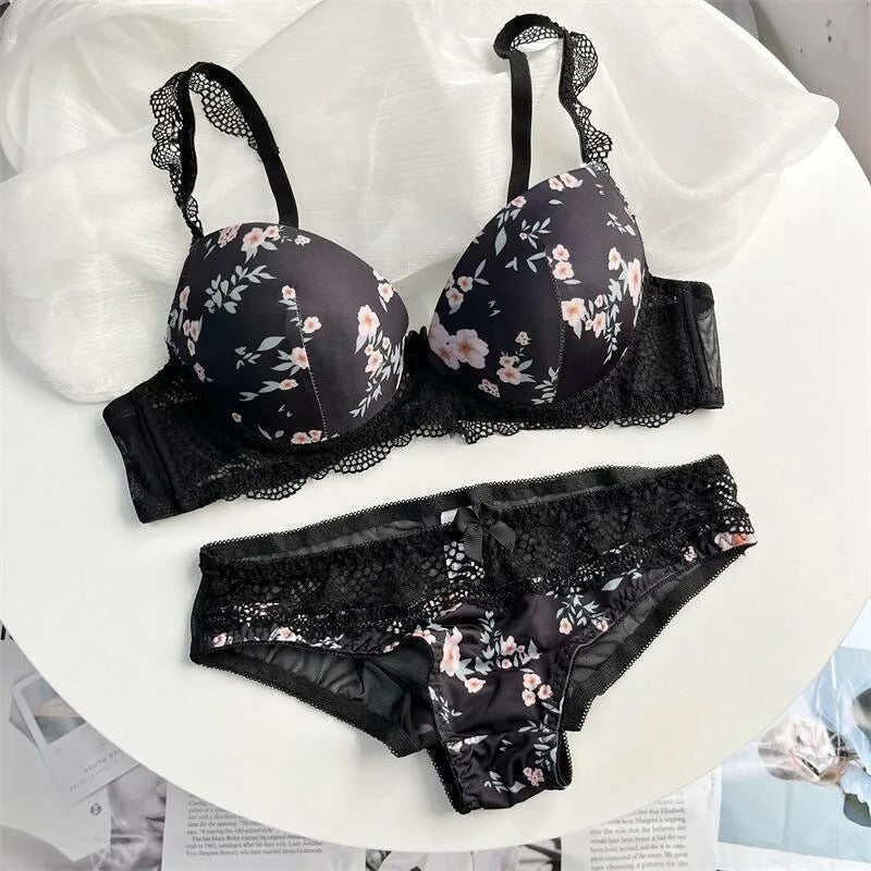 Flourish Floral Lace Bra & Panty Set – Padded Push-Up Design with Elegant Embroidery