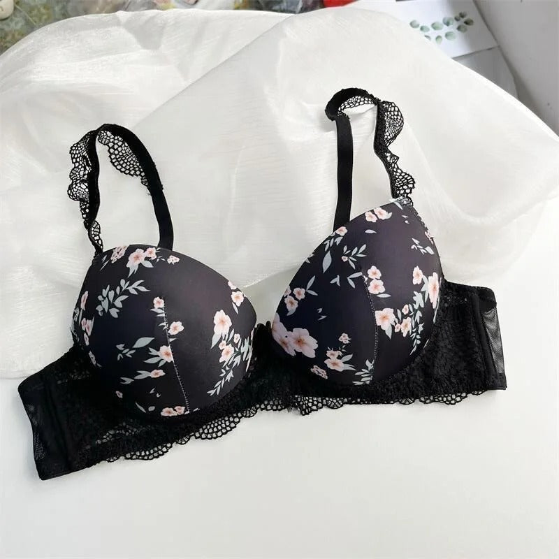 Flourish Floral Lace Bra & Panty Set – Padded Push-Up Design with Elegant Embroidery