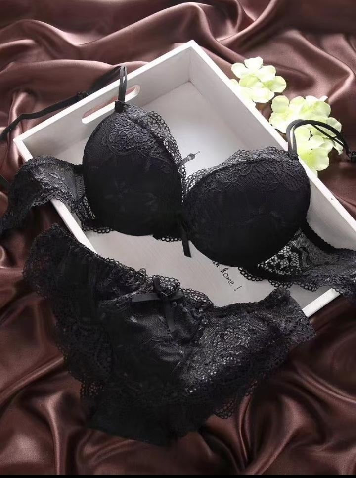 Flourish Lavender Lace Bra – Push Up & Double Padded Floral Comfort (9118)