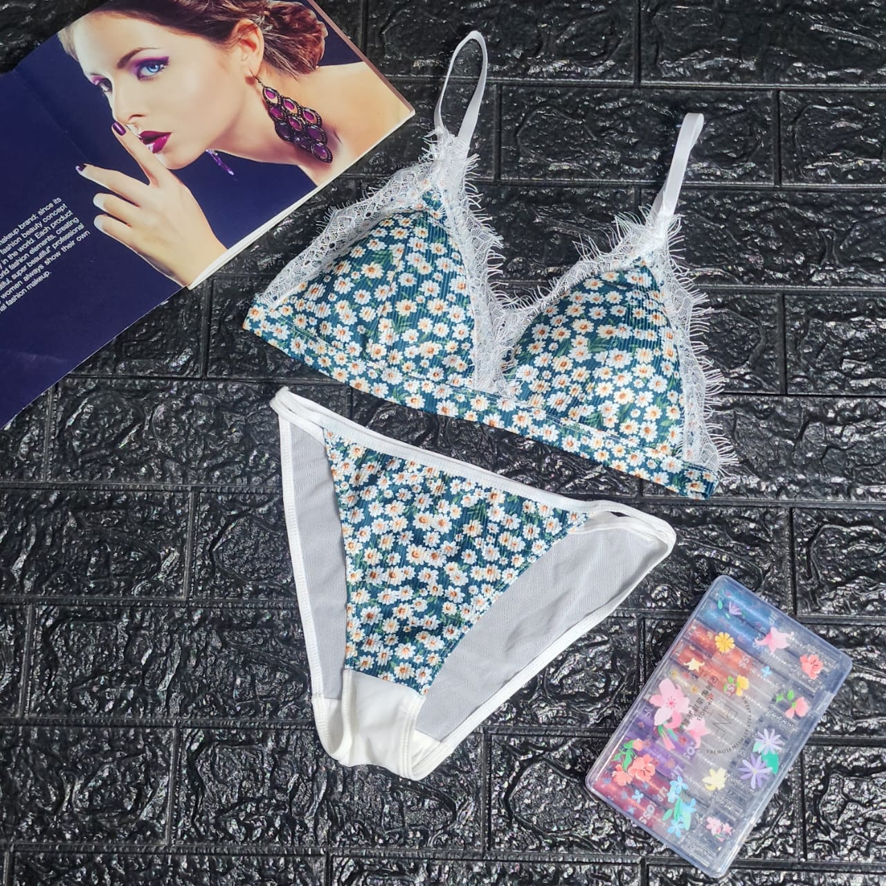 Flourish Cute Printed Light Padded Adjustable Straps Bra set