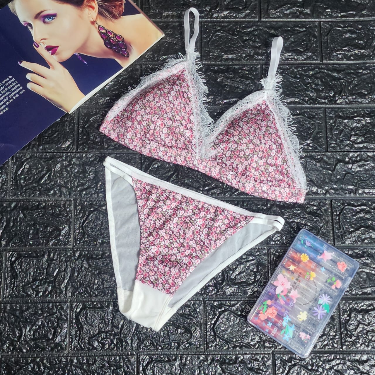 Flourish Cute Printed Light Padded Adjustable Straps Bra set