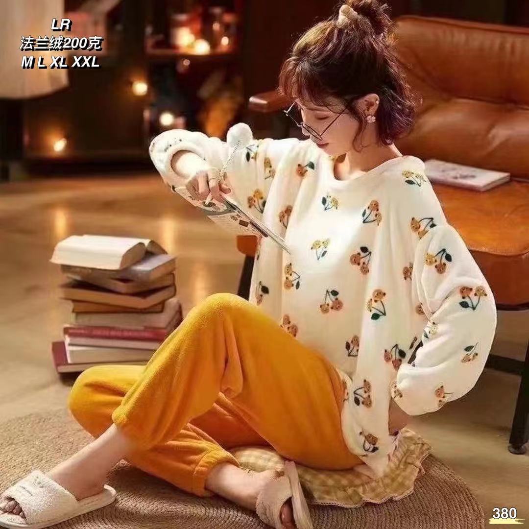 Flourish Cozy Fleece Loungewear Set – Ultra Soft Winter Night Suit