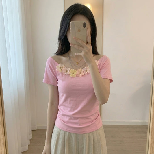 Women’s Padded Floral Neckline T-Shirt - Flower 5641