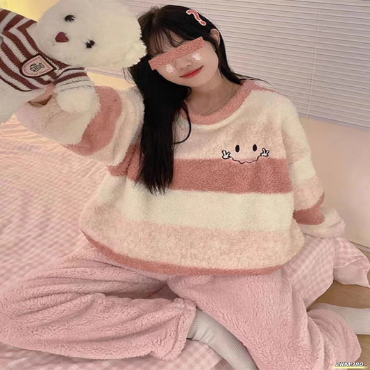 Flourish New Winter Korean Flannel Women Pajamas Set O-Neck Velvet Warm Pajama Set