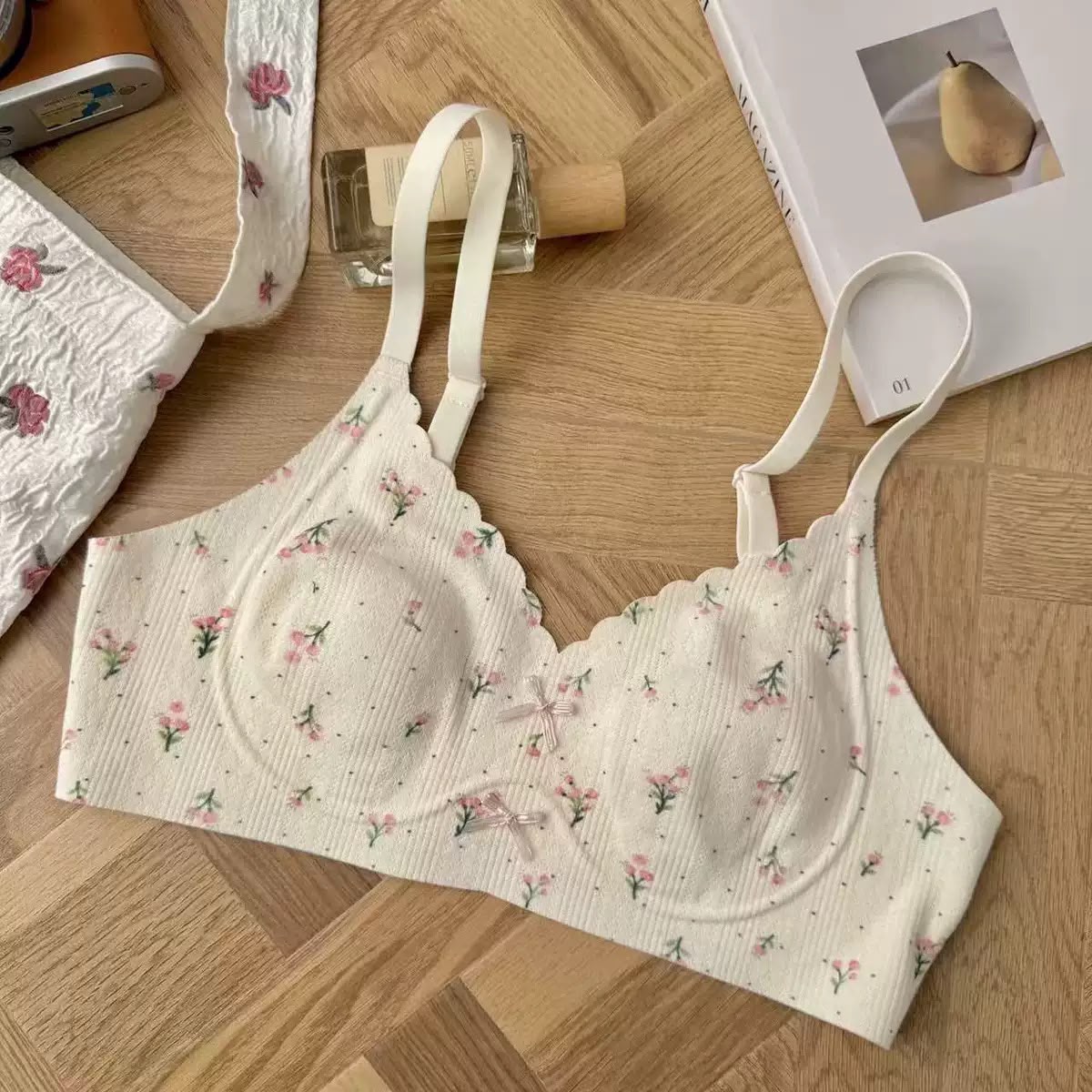 Soft Padded Wireless Comfort Bralette – All-Day Everyday Bra -802