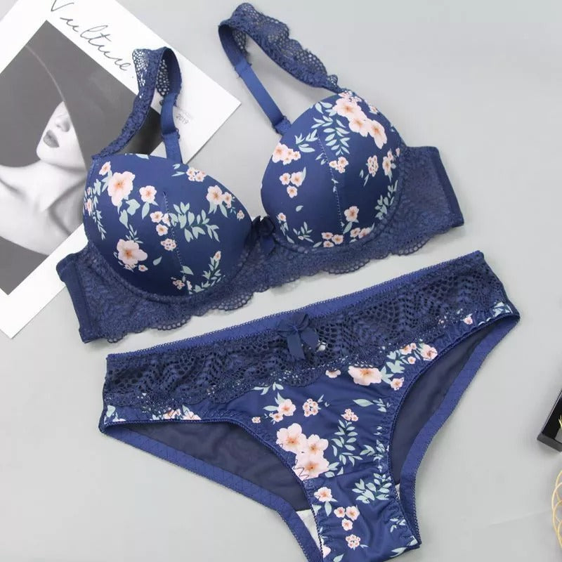 Flourish Floral Lace Bra & Panty Set – Padded Push-Up Design with Elegant Embroidery