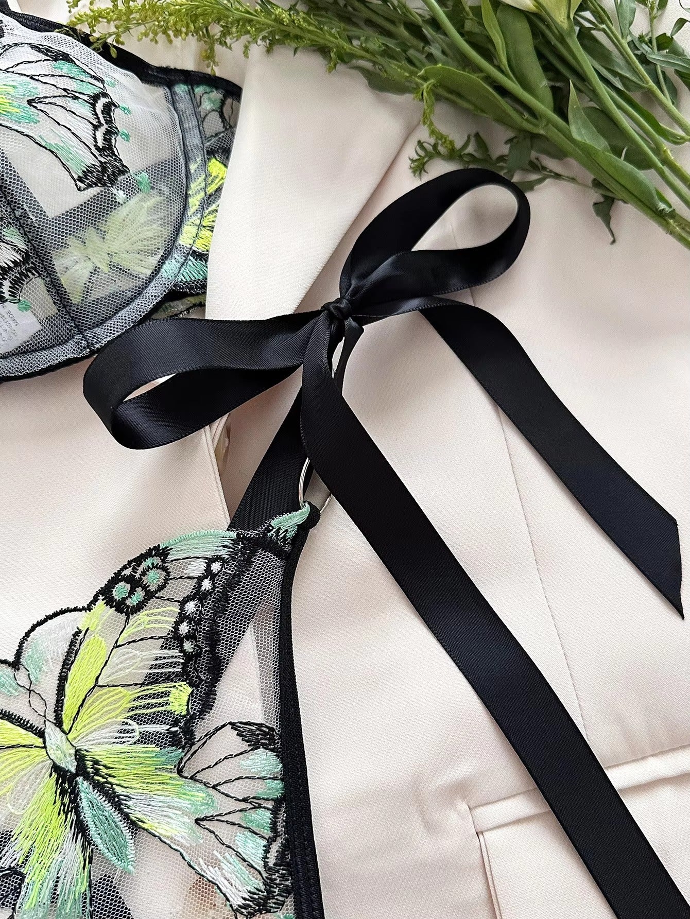 Flourish New Lace-Trimmed, Embroidered Butterfly Pattern, Single-Layer Ultra-Thin Bra And Underwear Set