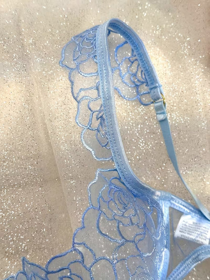 Flourish New Style Sexy Elegant Flower Lace Lingerie Set  Non Padded Wired bra  – Soft Mesh Floral Embroidered Bra & Panty L2201