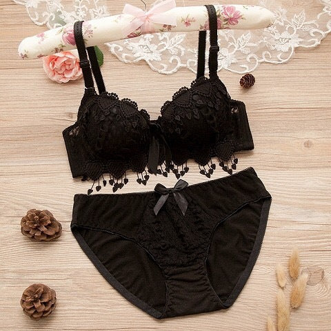 Women Lace embroidered Push Up Underwire Bra And Panty Set 018