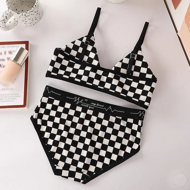 Flourish Checkered Printed Light Padded Adjustable Straps Bra set